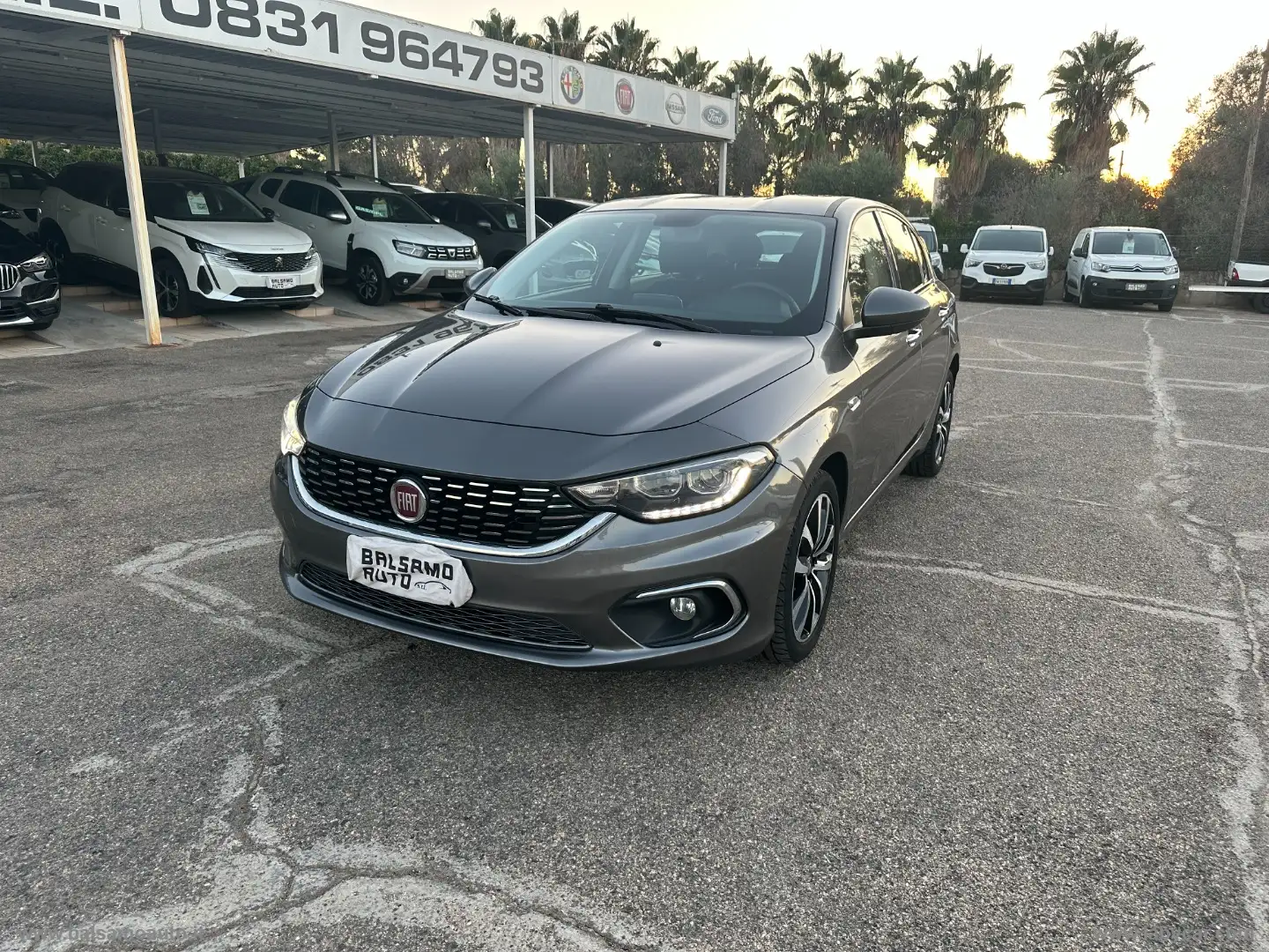 Fiat Tipo 1.6 Mjt S&S 5p. Lounge Gris - 1