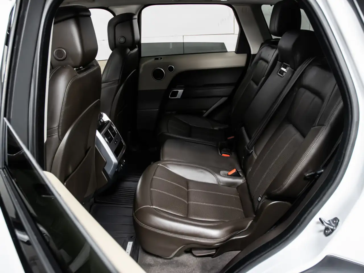 Land Rover Range Rover Sport снимка Land Rover Range Rover Sport