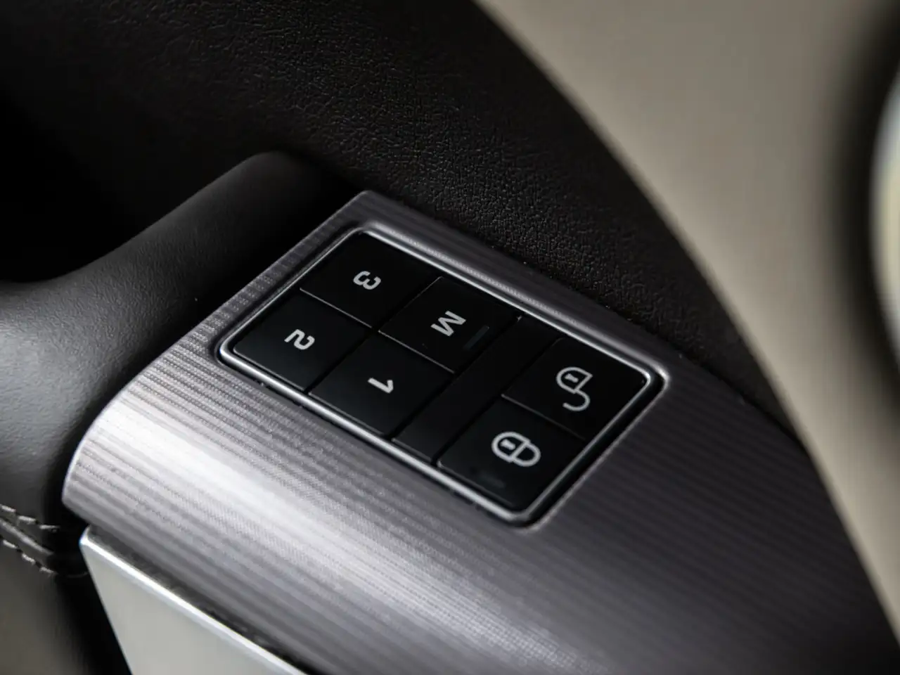 Land Rover Range Rover Sport снимка Land Rover Range Rover Sport