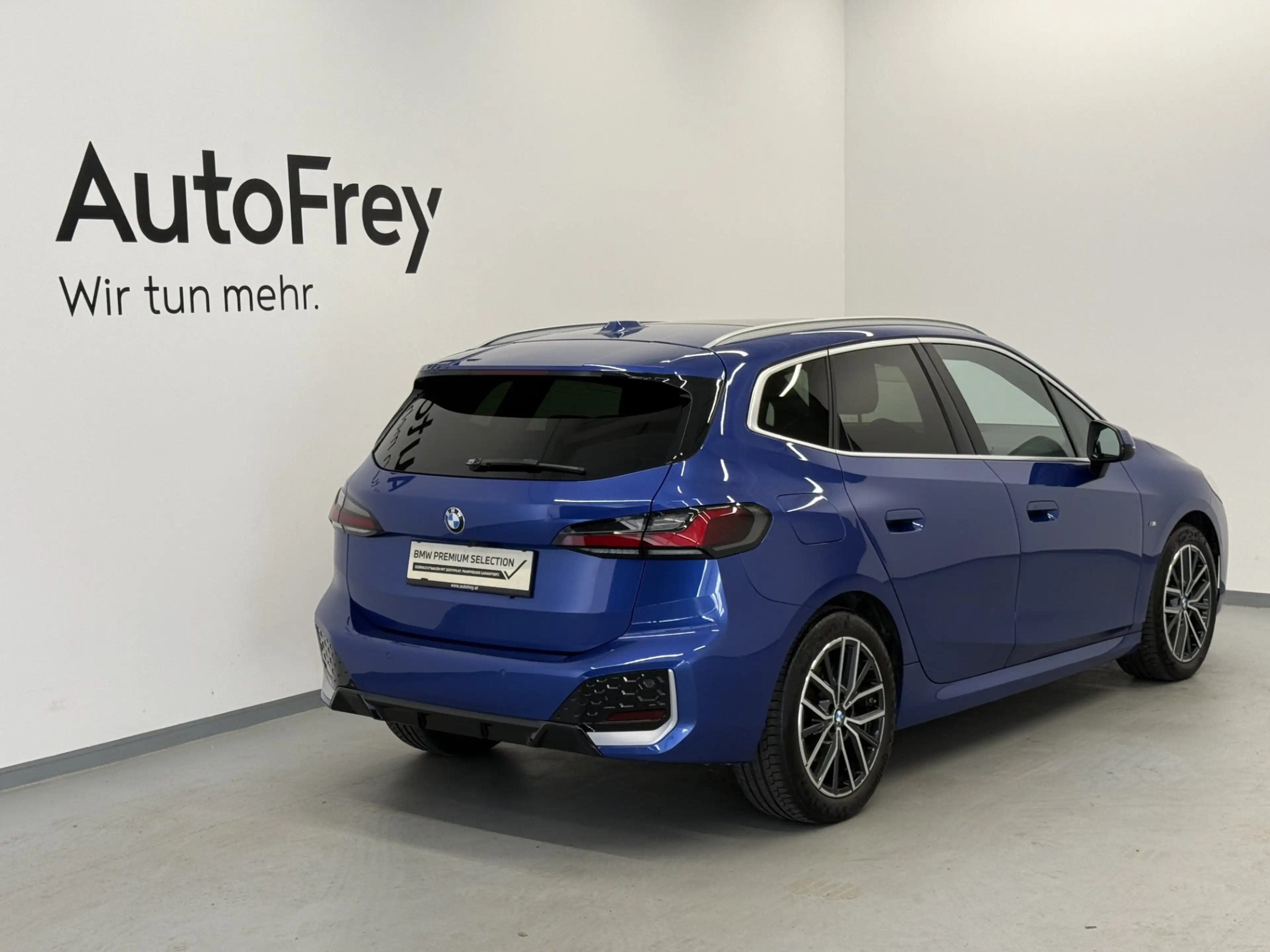 BMW 218 d — photo 2