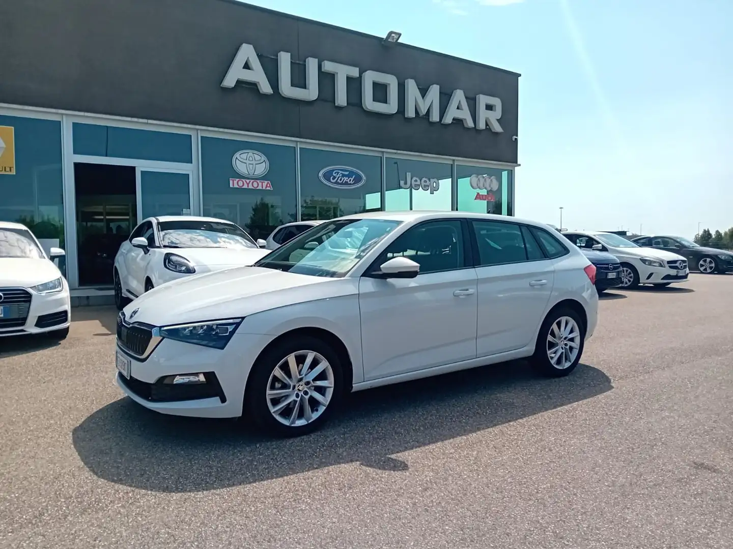 Skoda Scala 1.6 tdi Style 115cv dsg Bianco - 1