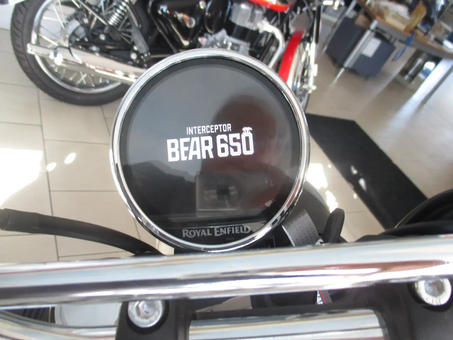 Royal Enfield Sonstige BEAR 650  "Golden Shadow" sofort Schwarz - 2