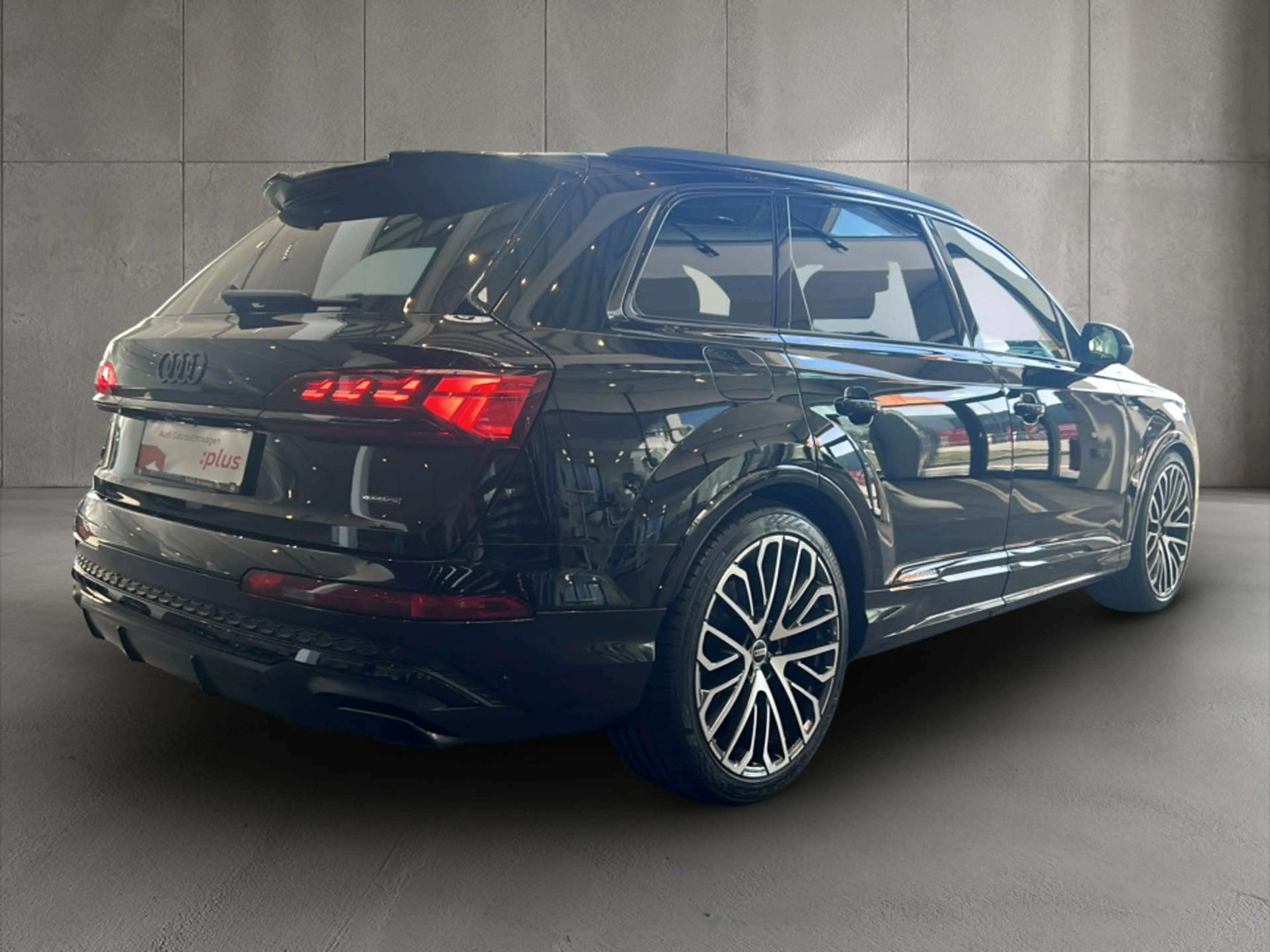 Audi Q7 55 TFSI e quattro S line 290 kW — photo 4