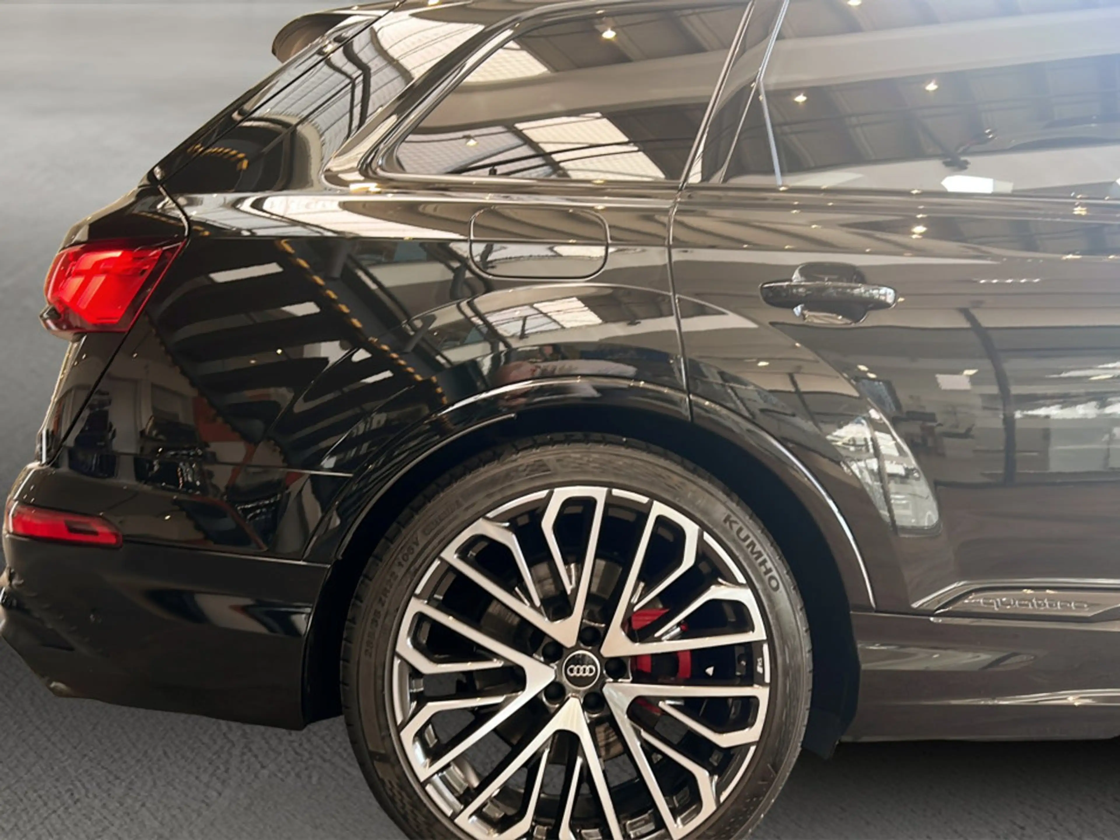 Audi Q7 55 TFSI e quattro S line 290 kW — photo 6