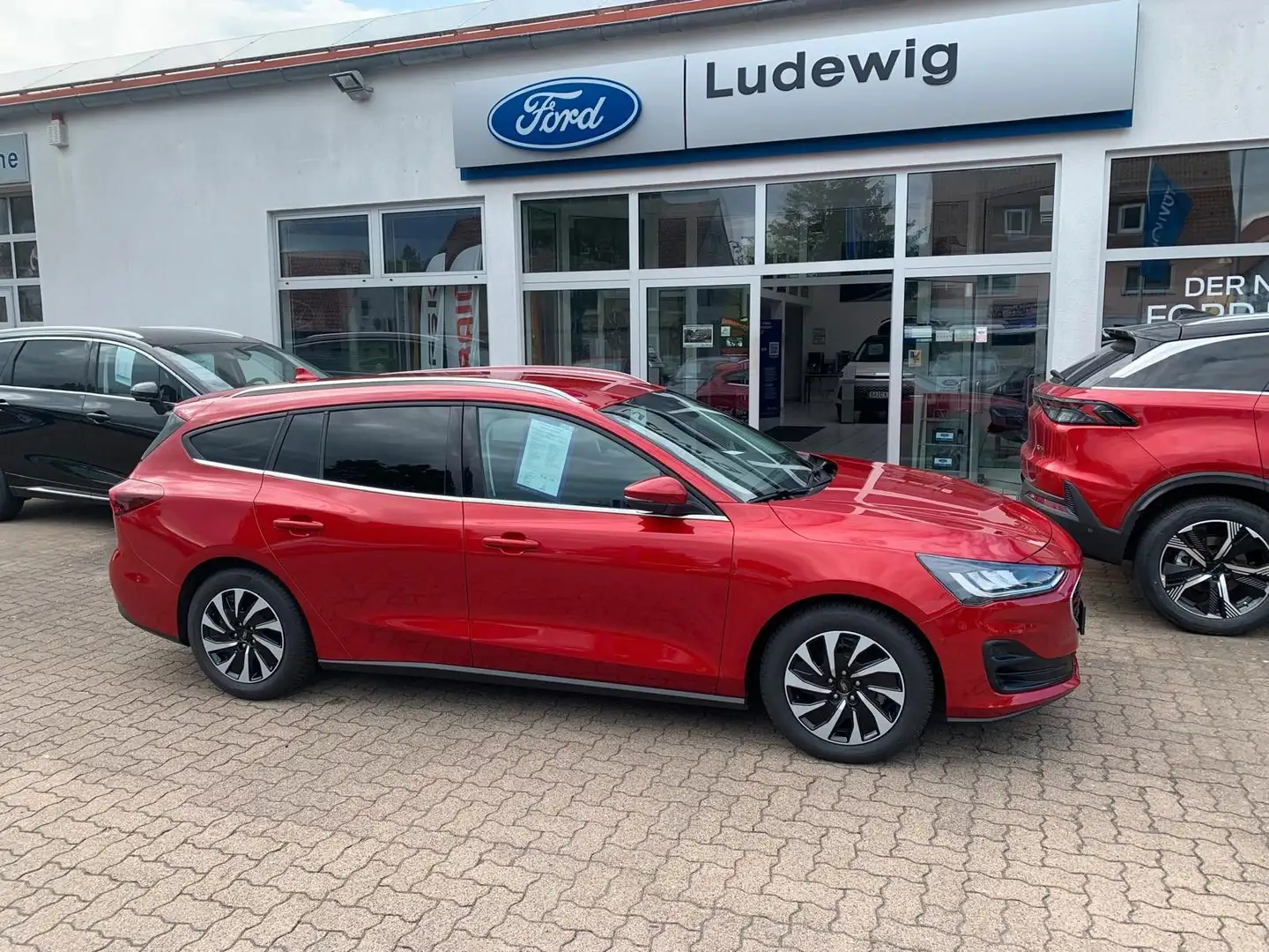Ford Focus Turnier Titanium MHEV ACC Kamera Rosso - 1