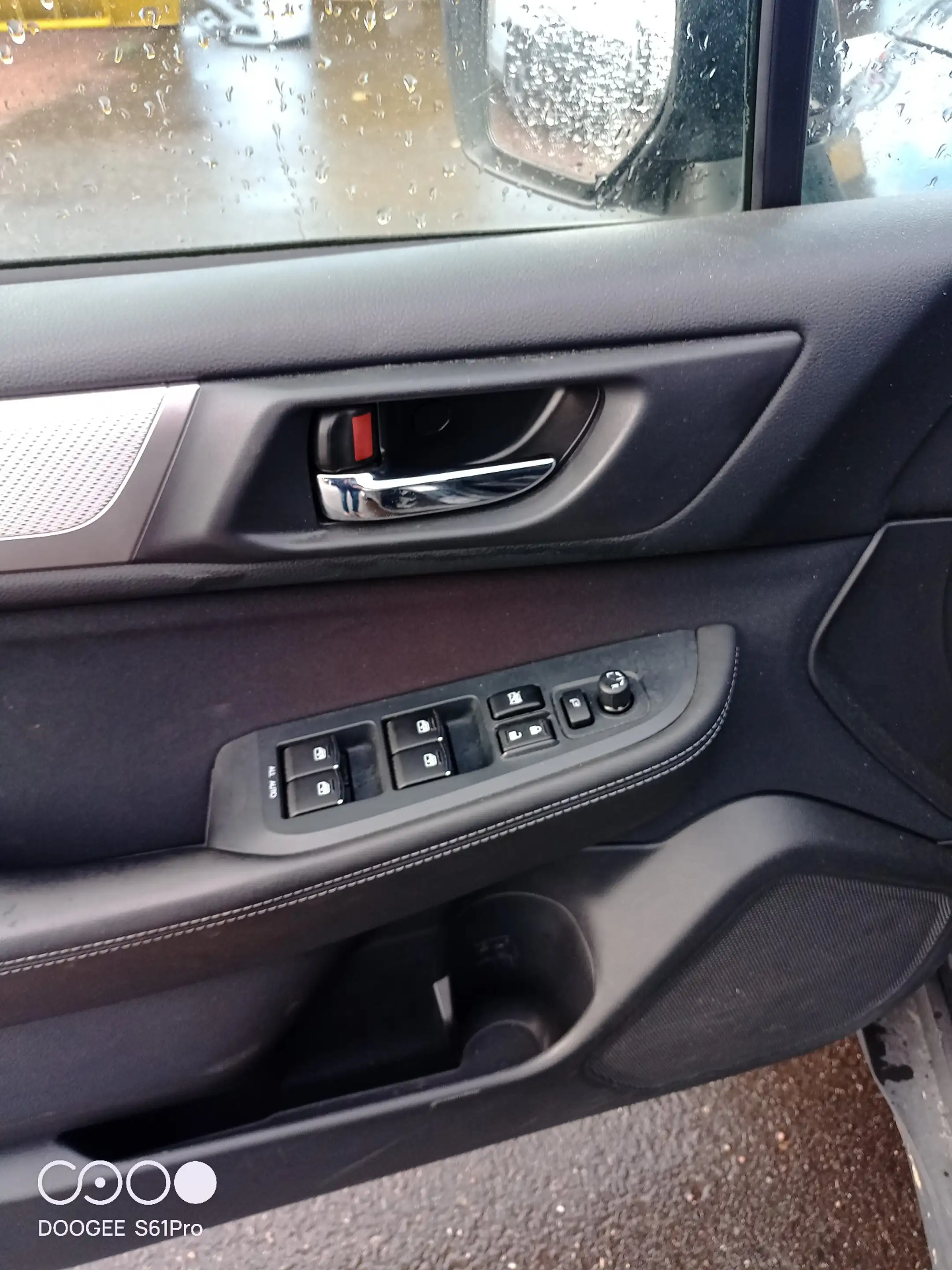 Subaru OUTBACK Comfort 8-fach Bereifung Aluräder,TÜV neu ! — photo 9