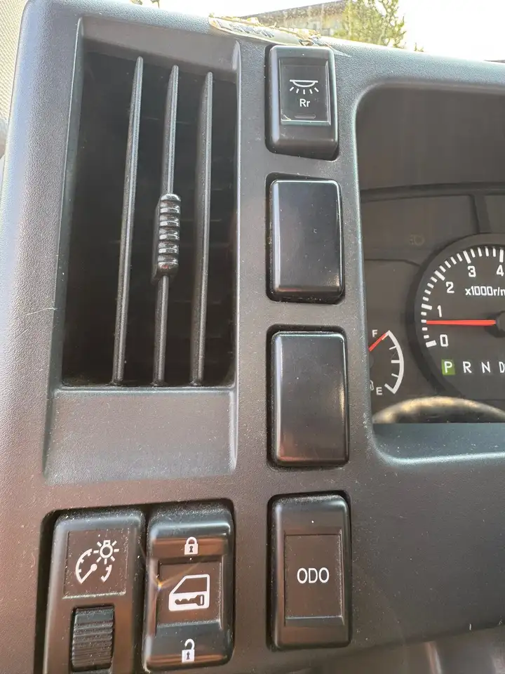 Isuzu NPR fotografie Isuzu NPR