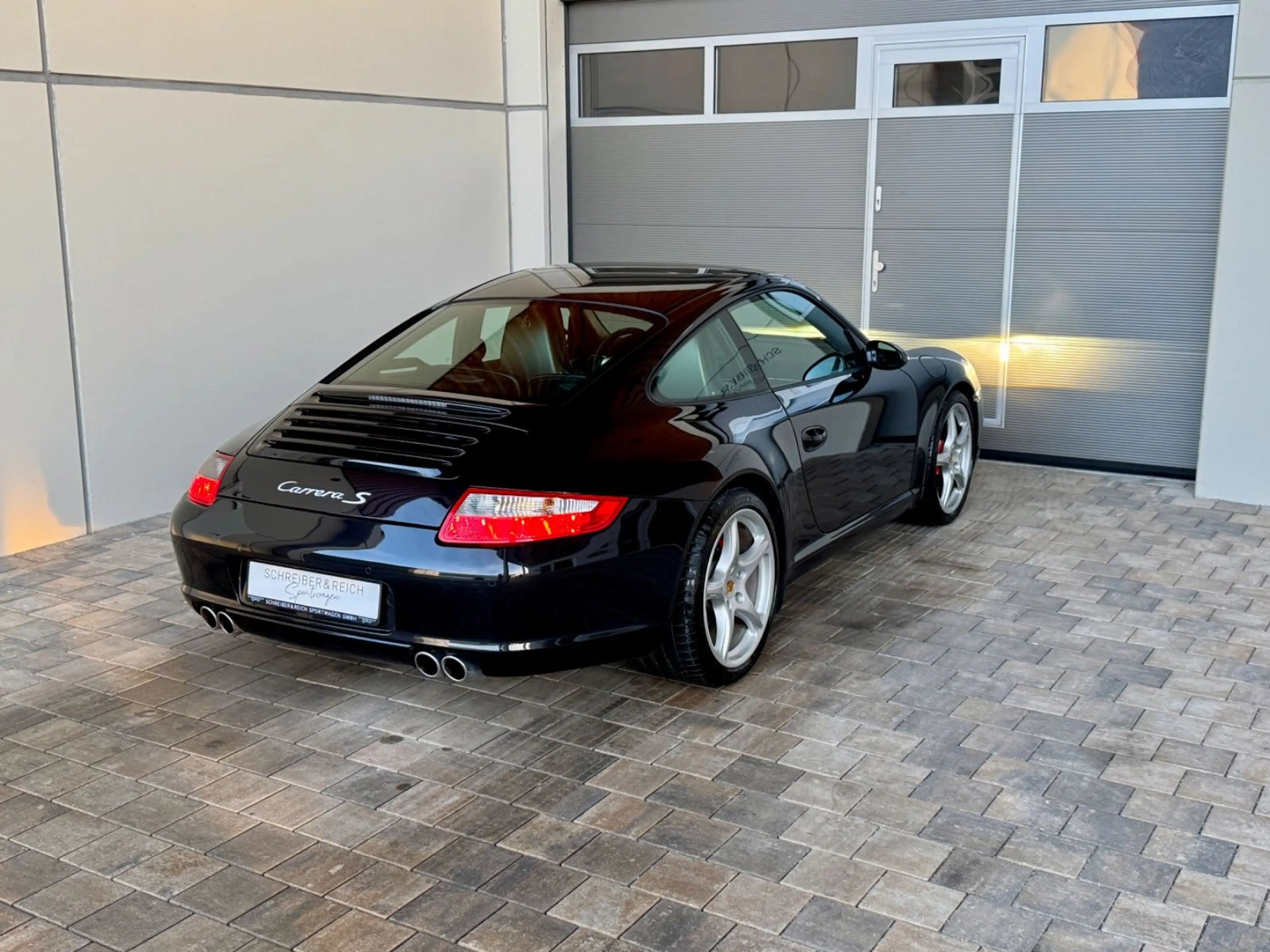 Porsche 997 .1 Carrera S Coupé Basaltschwarz/Schwarz — photo 4