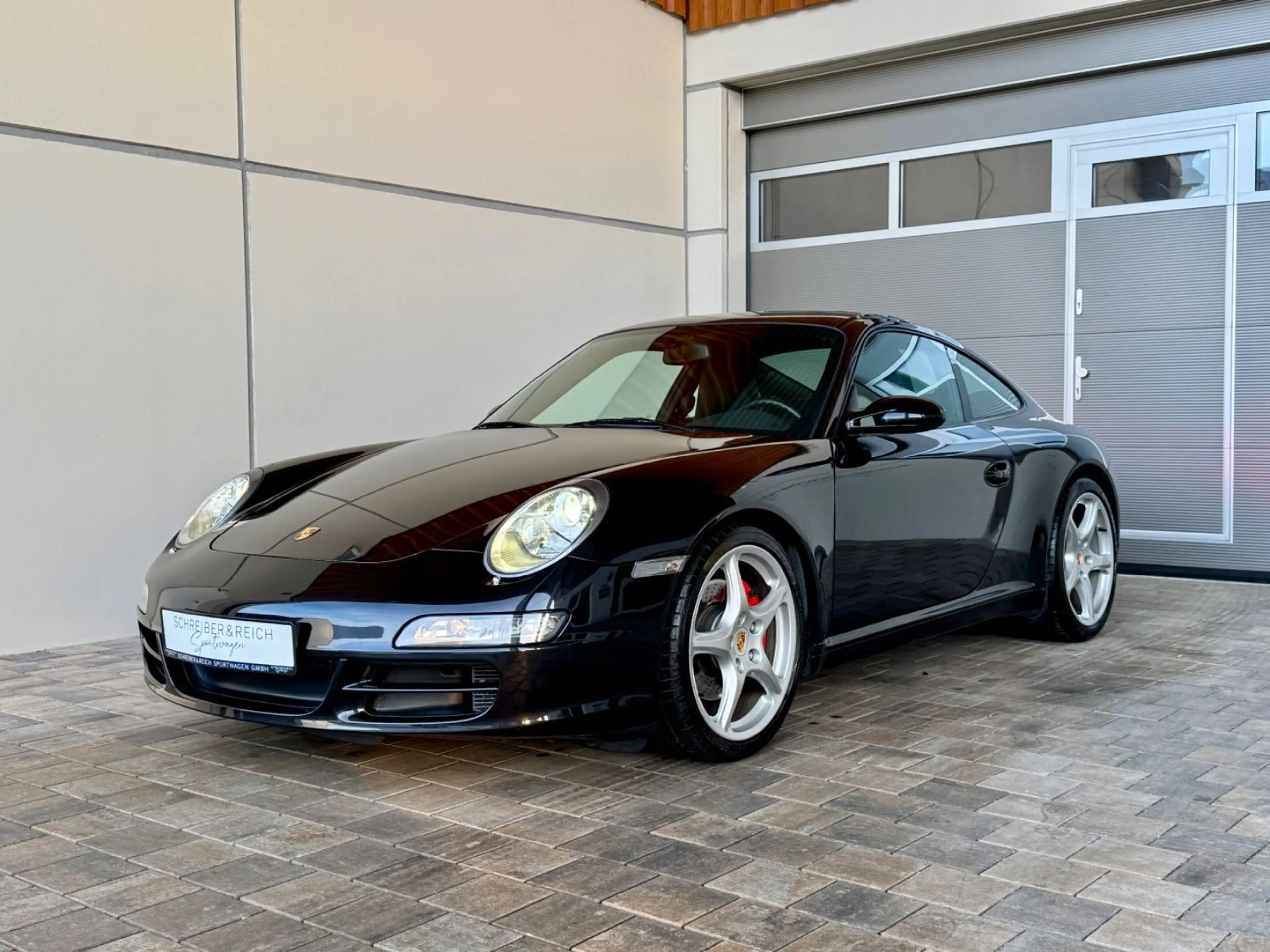Porsche 997 .1 Carrera S Coupé Basaltschwarz/Schwarz