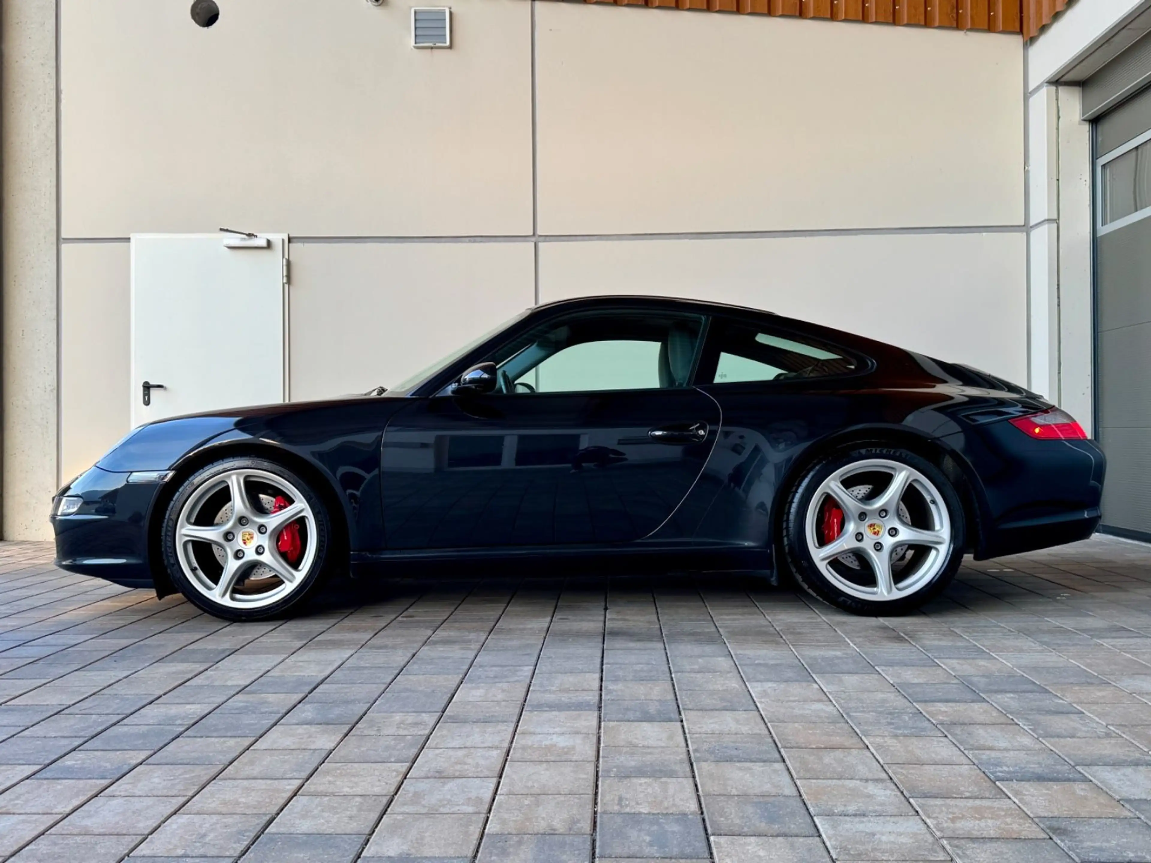 Porsche 997 .1 Carrera S Coupé Basaltschwarz/Schwarz — photo 14