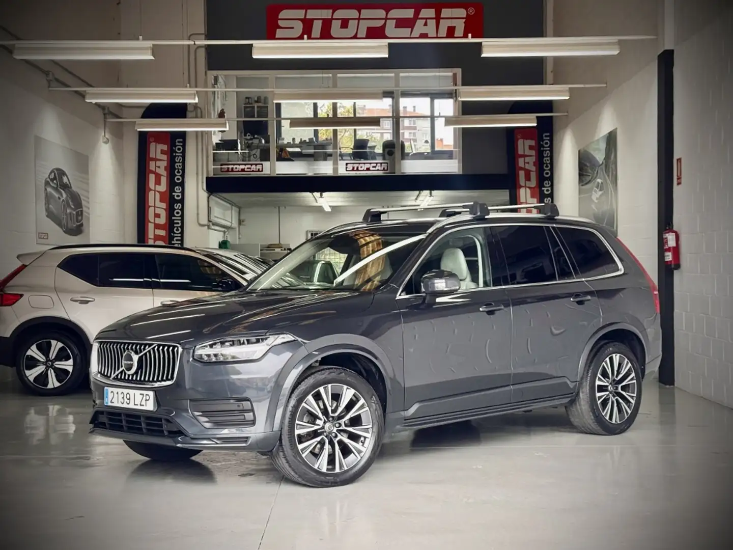 Volvo XC90 B5 Momentum Pro 7pl. AWD Aut. Gris - 1