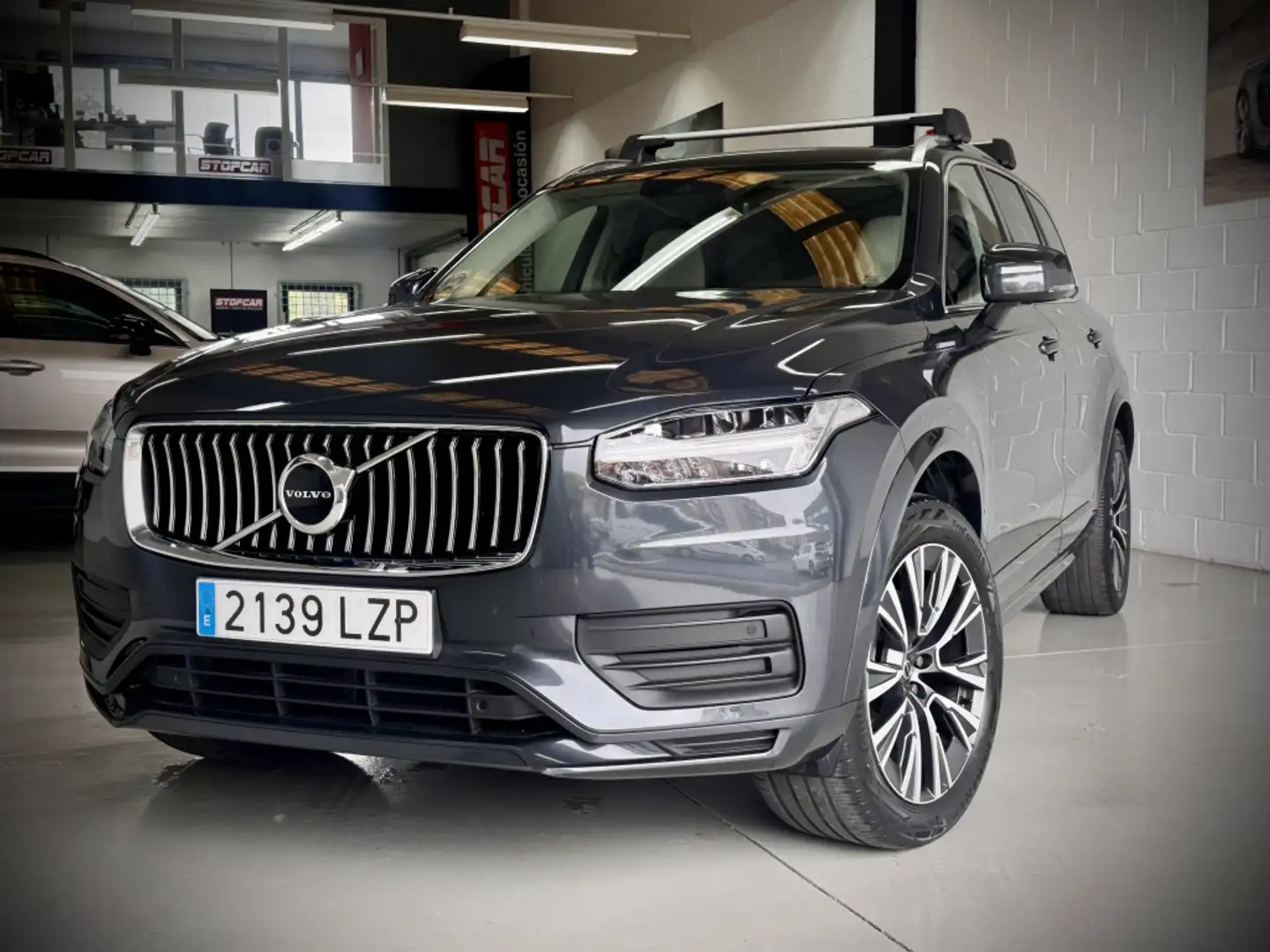 Volvo XC90 B5 Momentum Pro 7pl. AWD Aut. Gris - 2