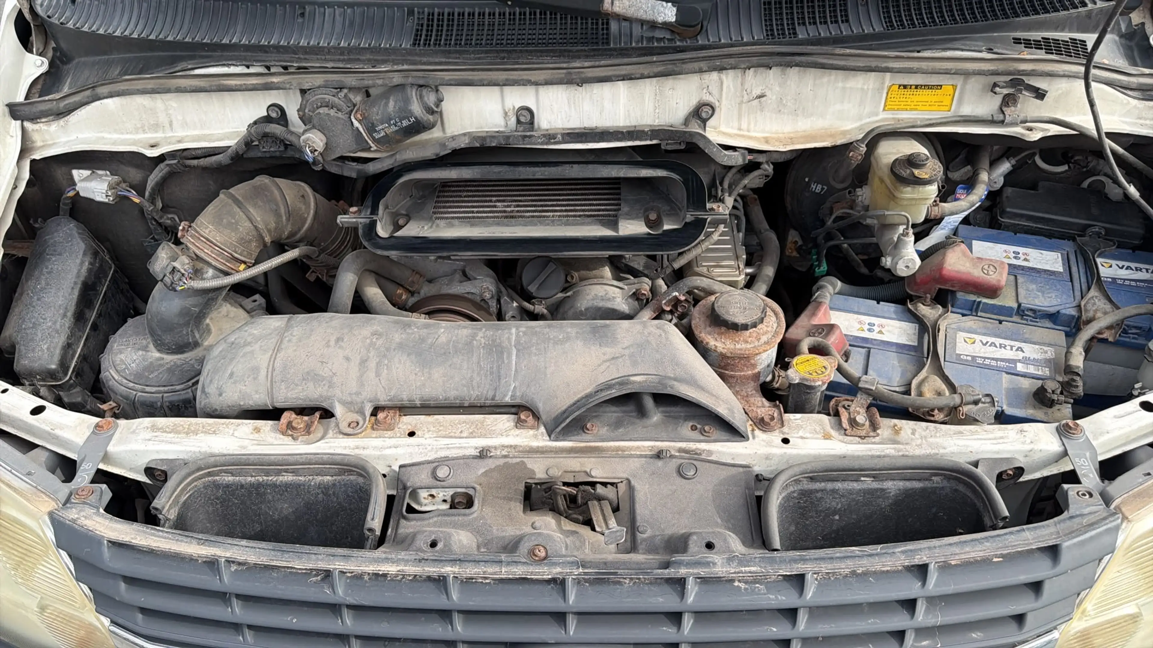 Toyota Hiace 2.5 Turbo D-4D LX — photo 12