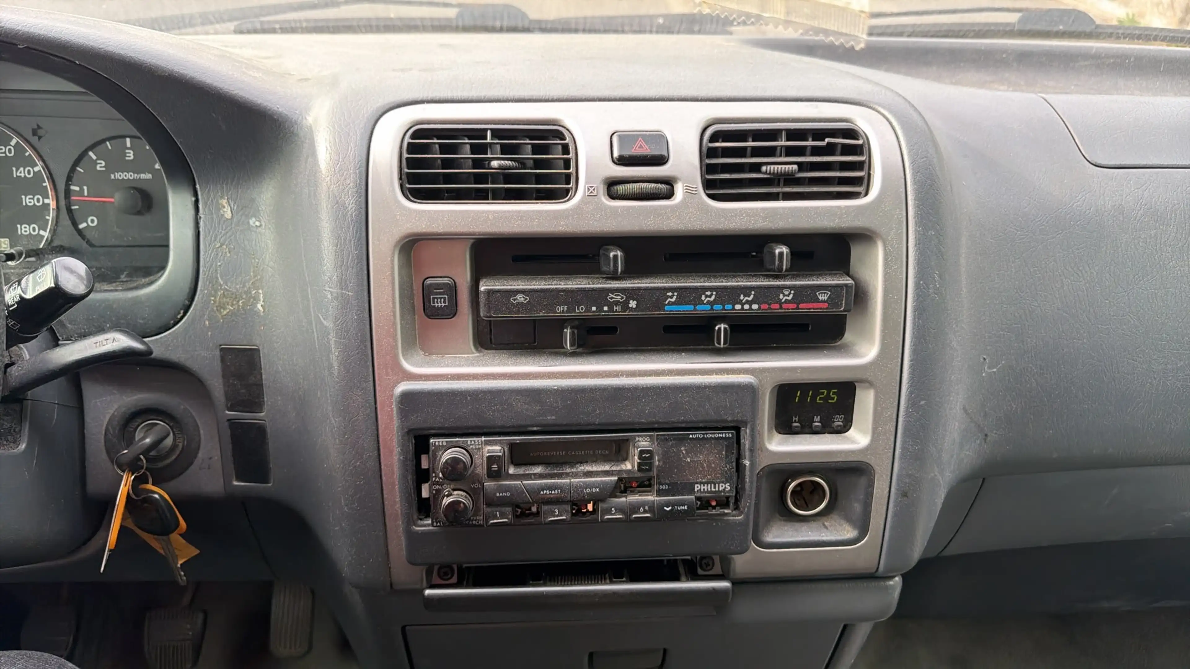 Toyota Hiace 2.5 Turbo D-4D LX — photo 10