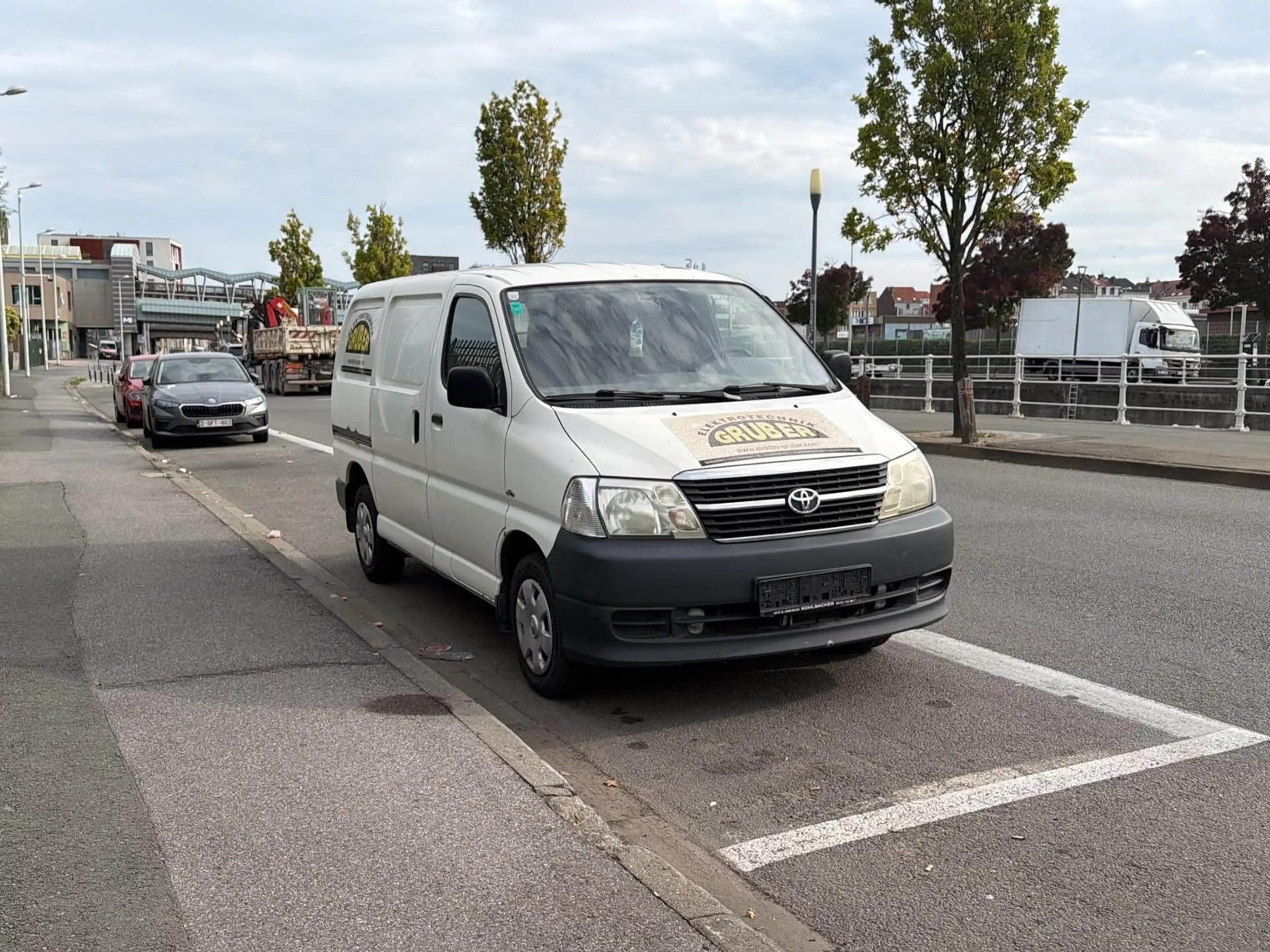 Toyota Hiace 2.5 Turbo D-4D LX — photo 6
