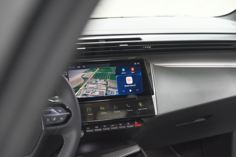 Peugeot 408 1.2 Hybrid 145 e-DCS6 GT | 360 Camera | Alcantara — photo 3