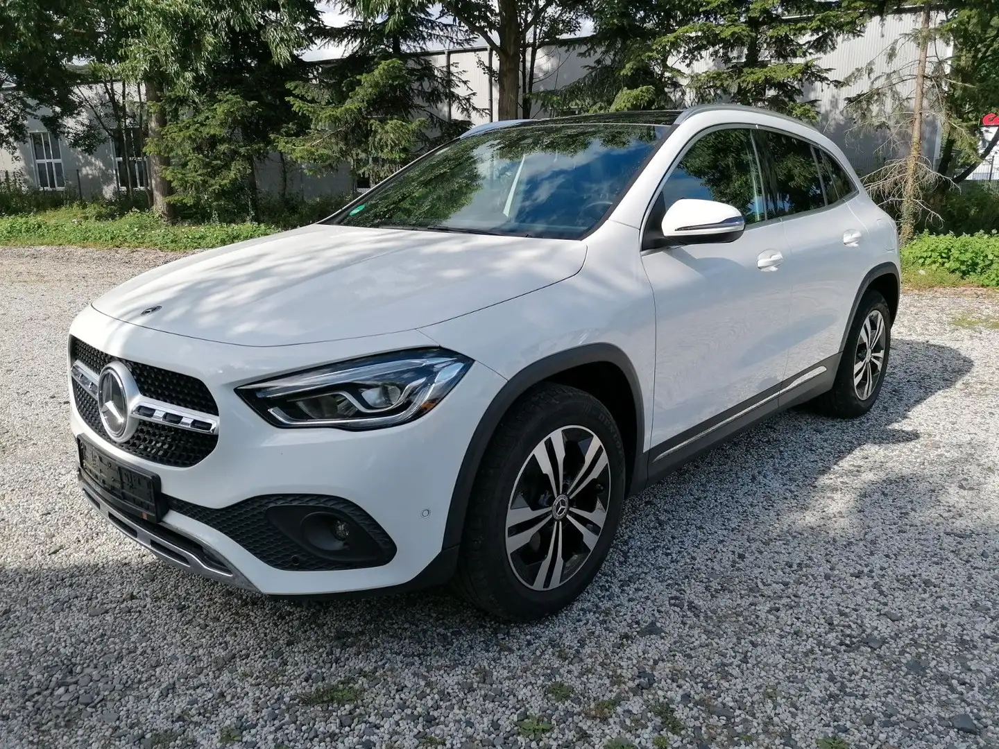 Mercedes-Benz GLA 200 d Pano,Kamera,DAB+,AHK,ServiceMB,1.Hand Blanc - 1
