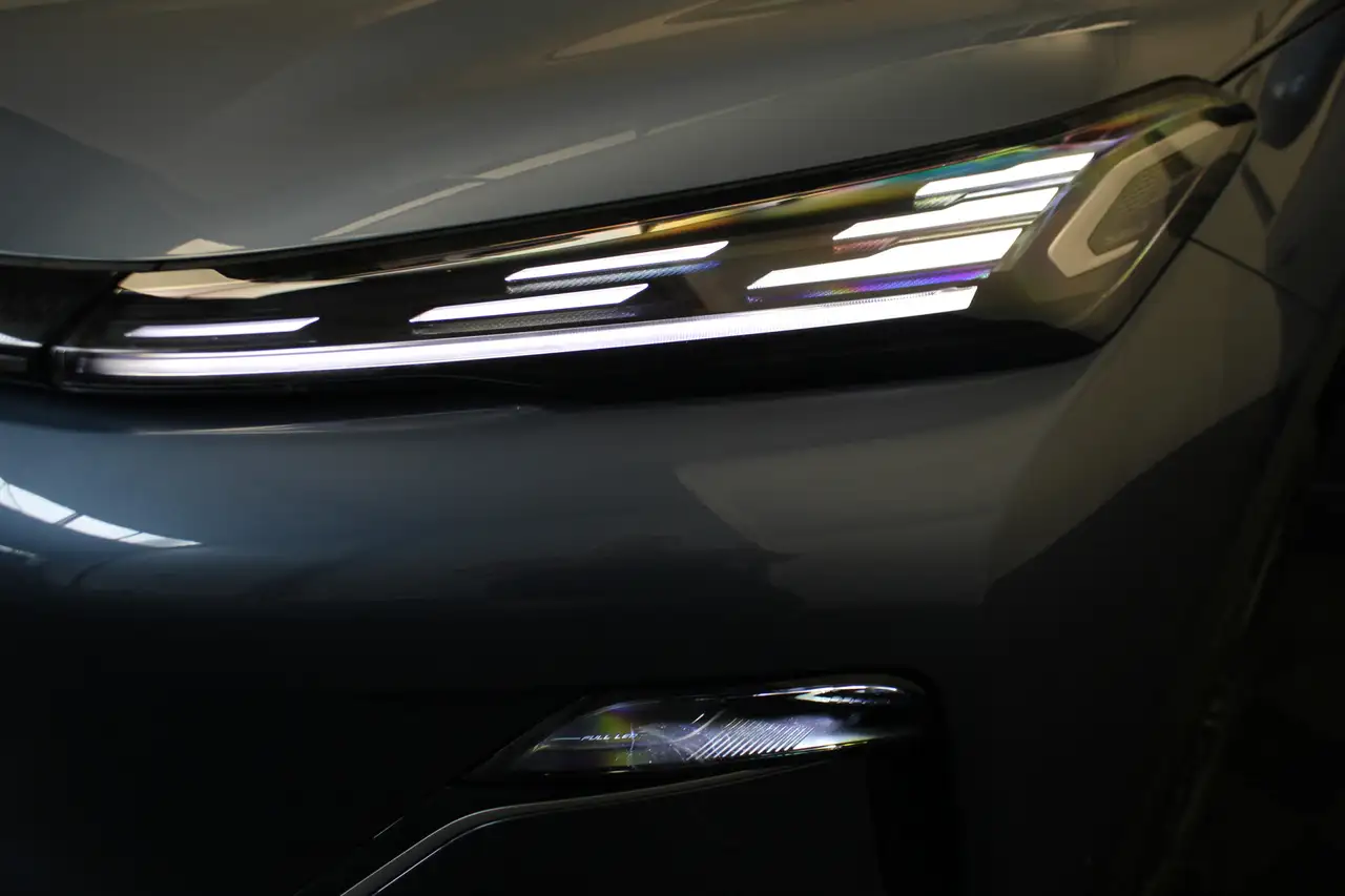 Geely Starray EM-i 2026 — фото 12