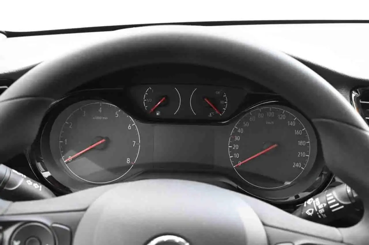 Opel Corsa 1.2 100 CV Edition 11