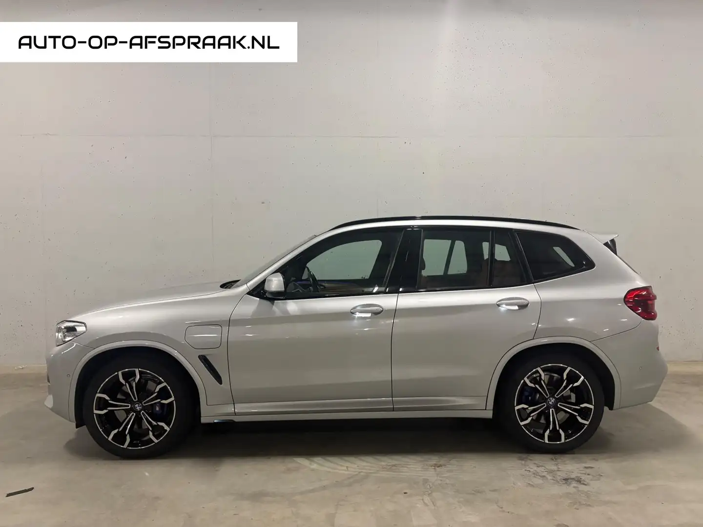 BMW X3 XDrive30e M-pakket Leer Camera Navi ACC Grijs - 1