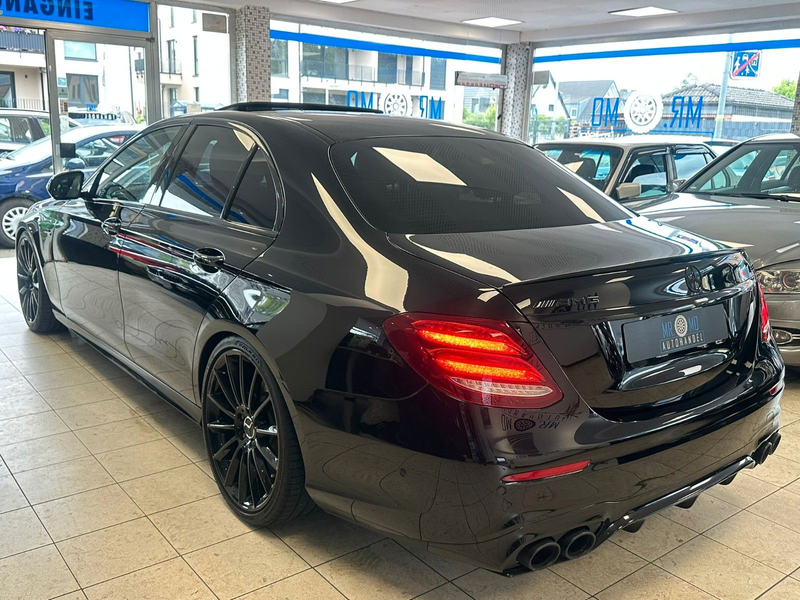 Mercedes-Benz E 53 AMG 4Matic+°ACC°Burmes°20Zoll°Schiebedach — photo 5