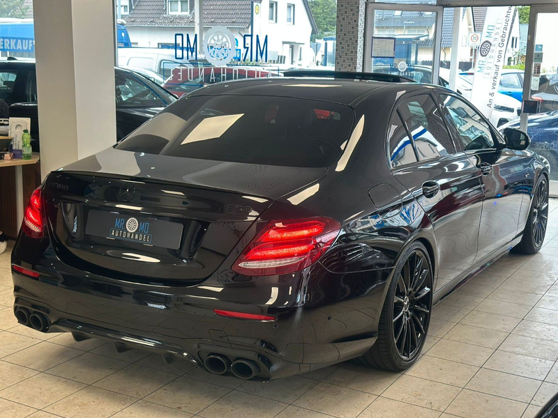 Mercedes-Benz E 53 AMG 4Matic+°ACC°Burmes°20Zoll°Schiebedach — photo 4