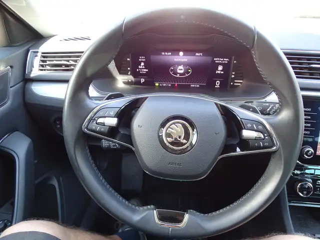 Skoda Superb view 11