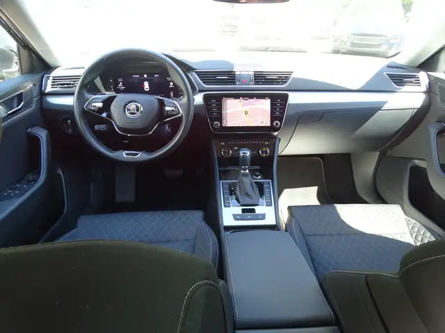 Skoda Superb view 9