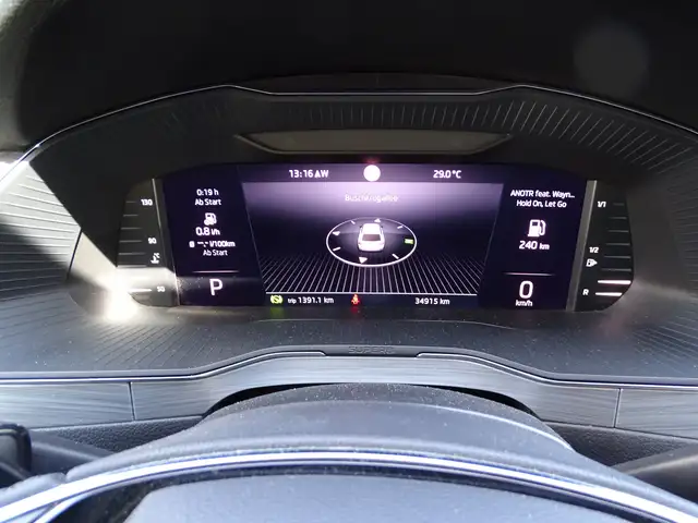 Skoda Superb view 12