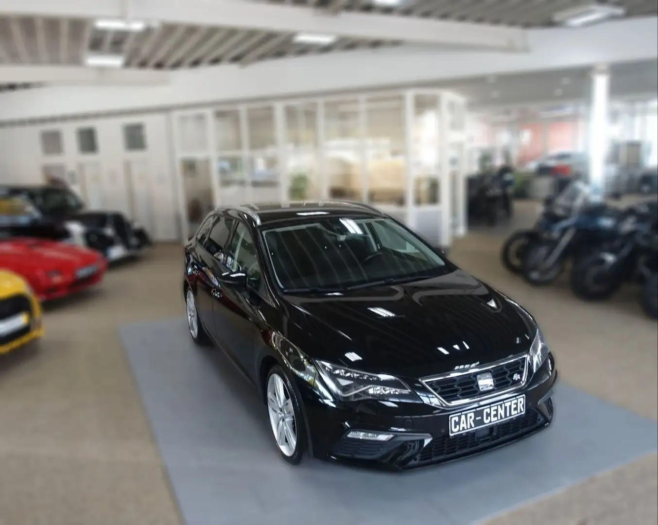 SEAT Leon ST FR Business; NAV/ DCC/ KAM/ CarPly/ AHKv Schwarz - 2