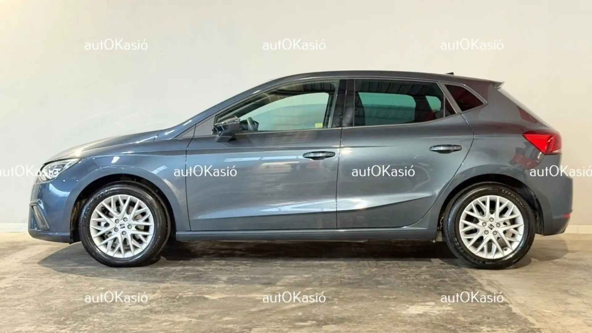 SEAT Ibiza 1.0 TSI S&S FR Salta 115 Grijs - 2