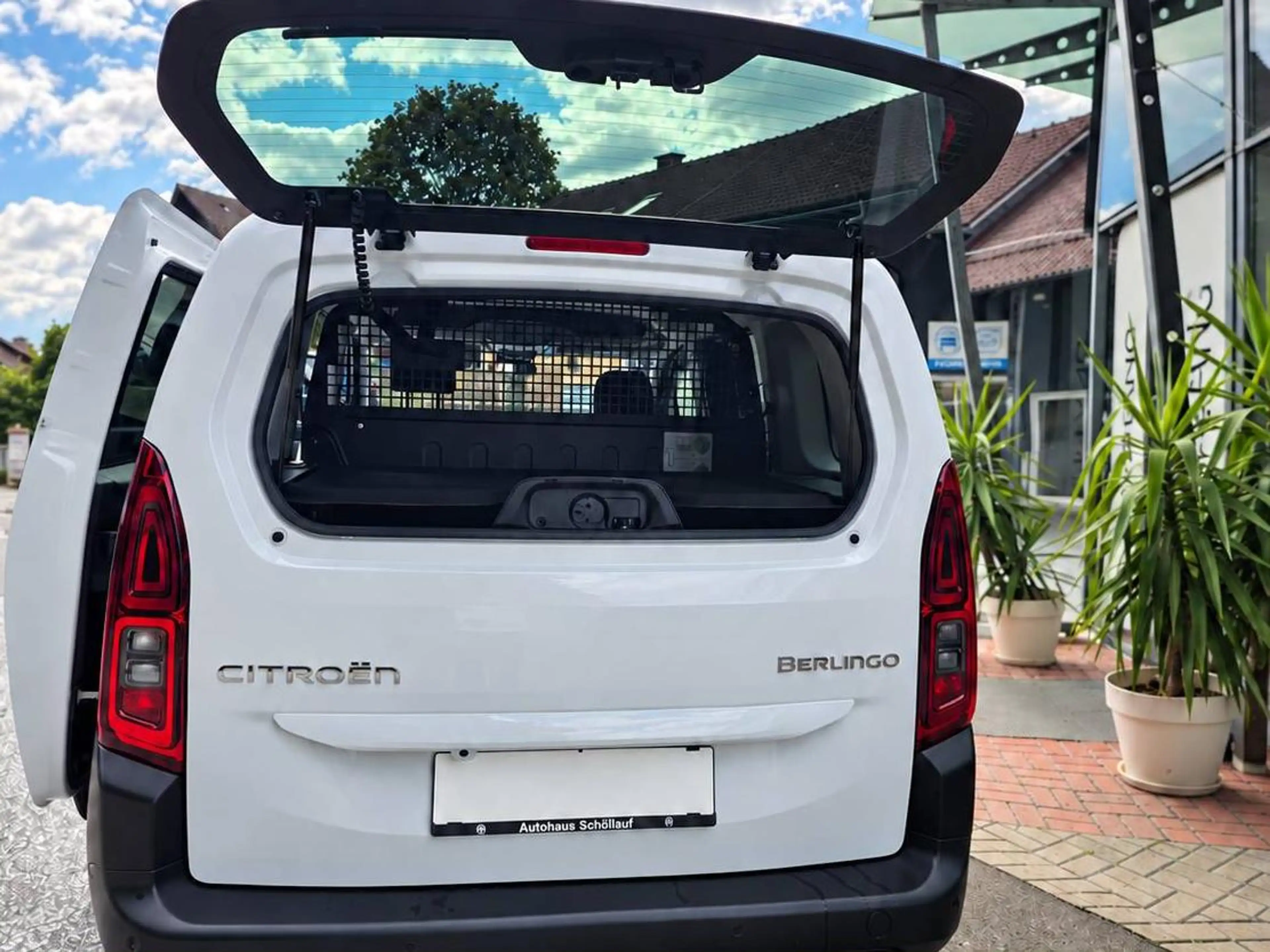 Citroen Berlingo VAN Plus M BHDI130 EAT8 — photo 3
