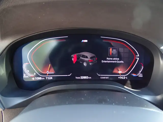 BMW X3 view 11