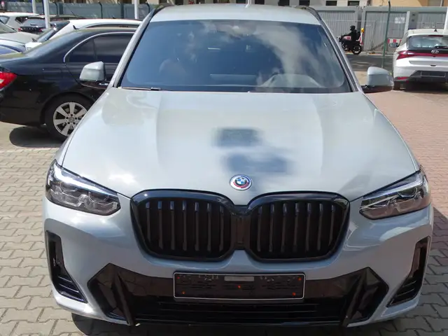 BMW X3 view 3