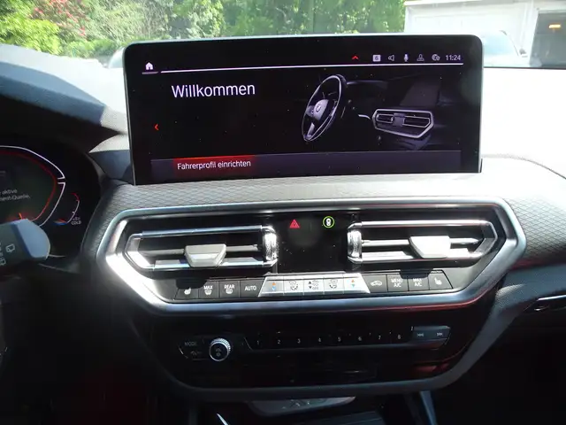 BMW X3 view 12