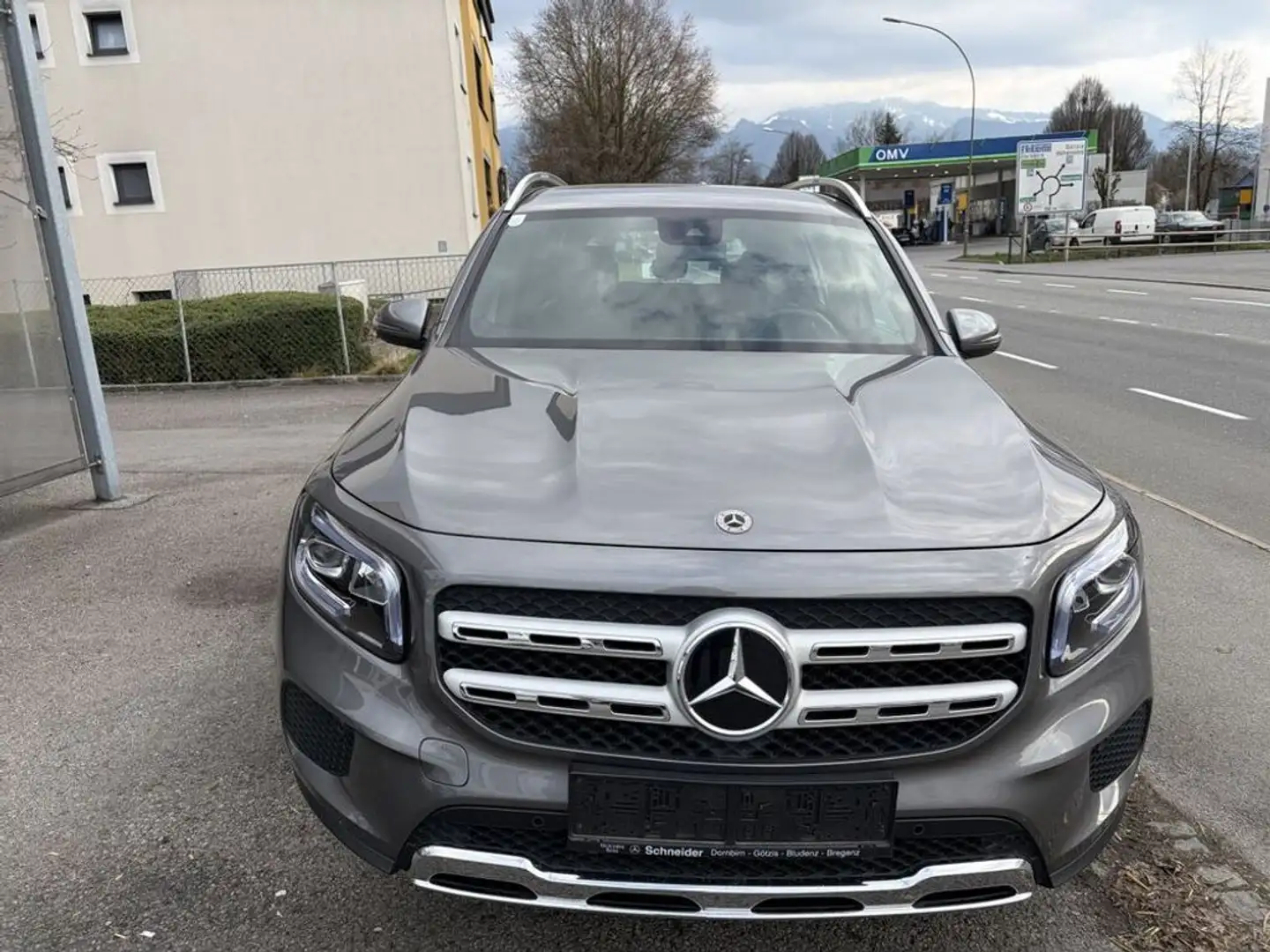 Mercedes-Benz GLB 180 d (247.610) Grau - 1