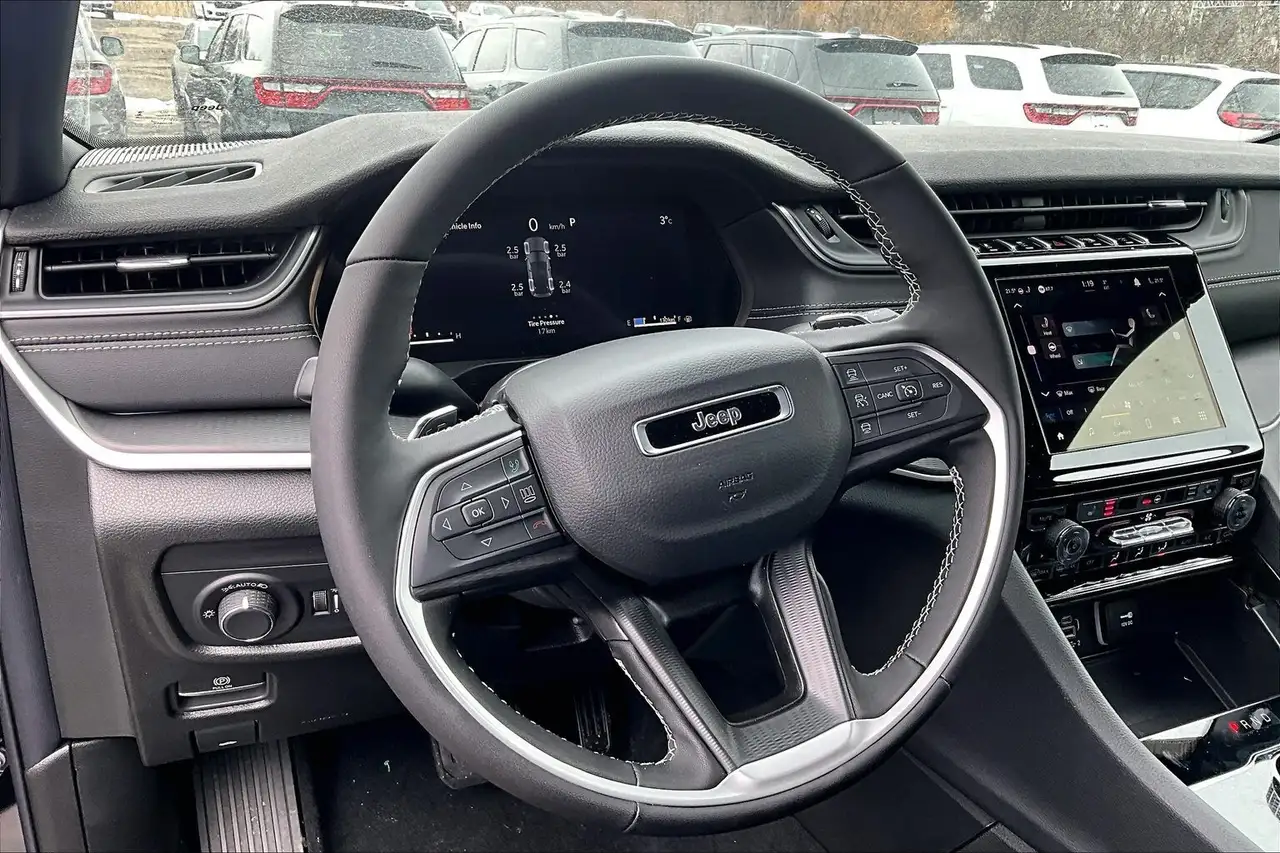 Jeep Grand Cherokee снимка Jeep Grand Cherokee