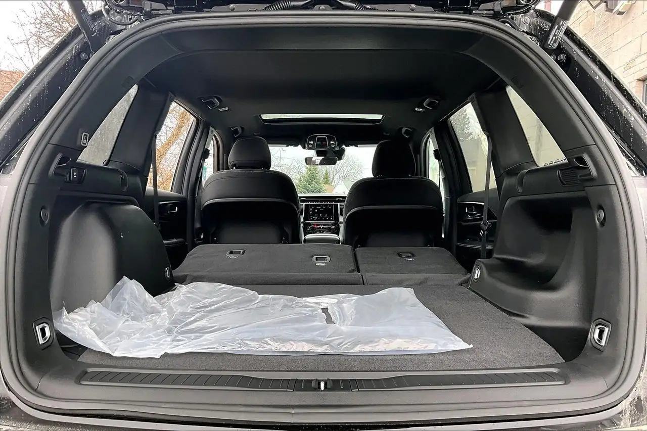 Jeep Grand Cherokee снимка Jeep Grand Cherokee