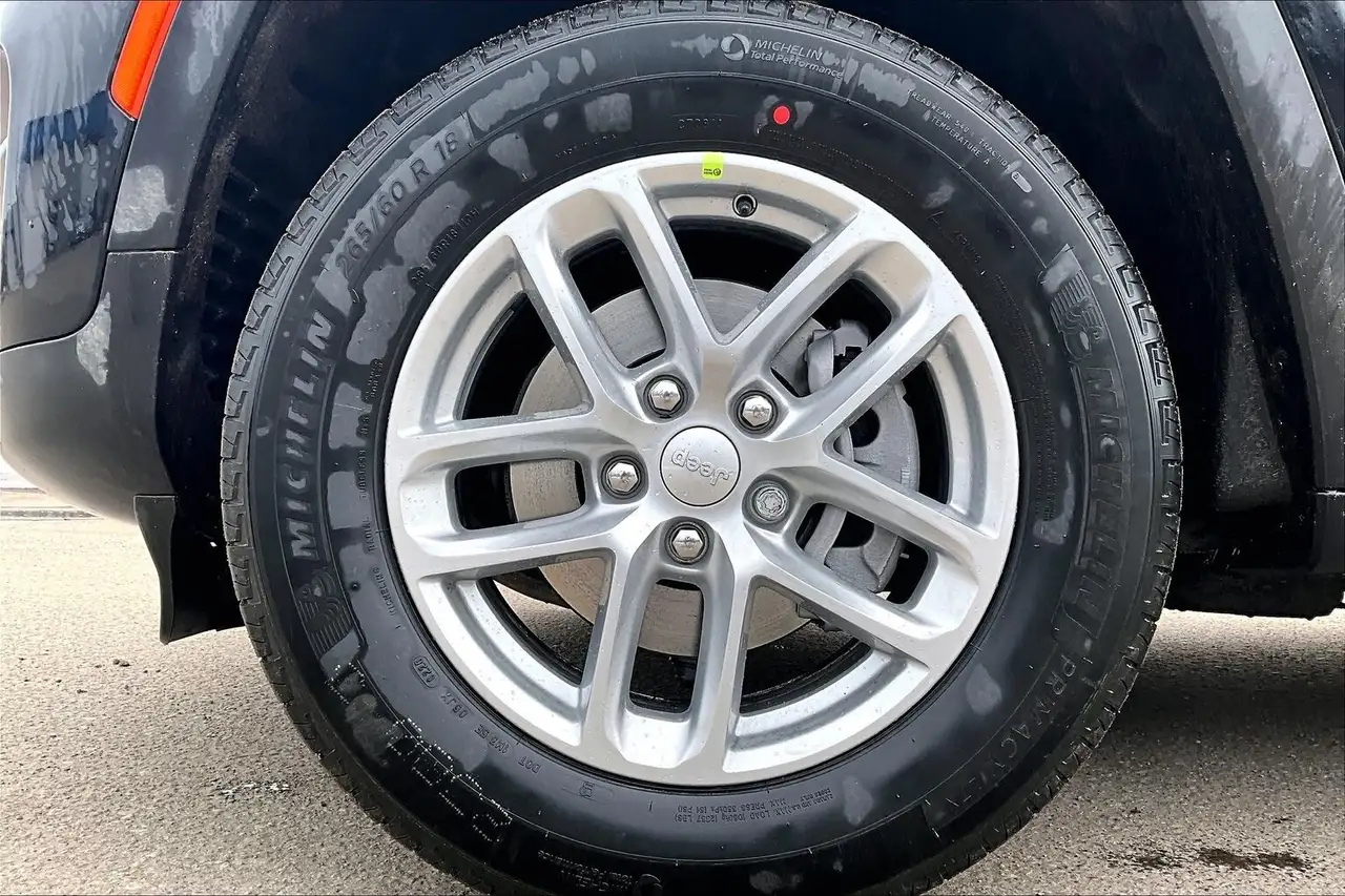 Jeep Grand Cherokee снимка Jeep Grand Cherokee