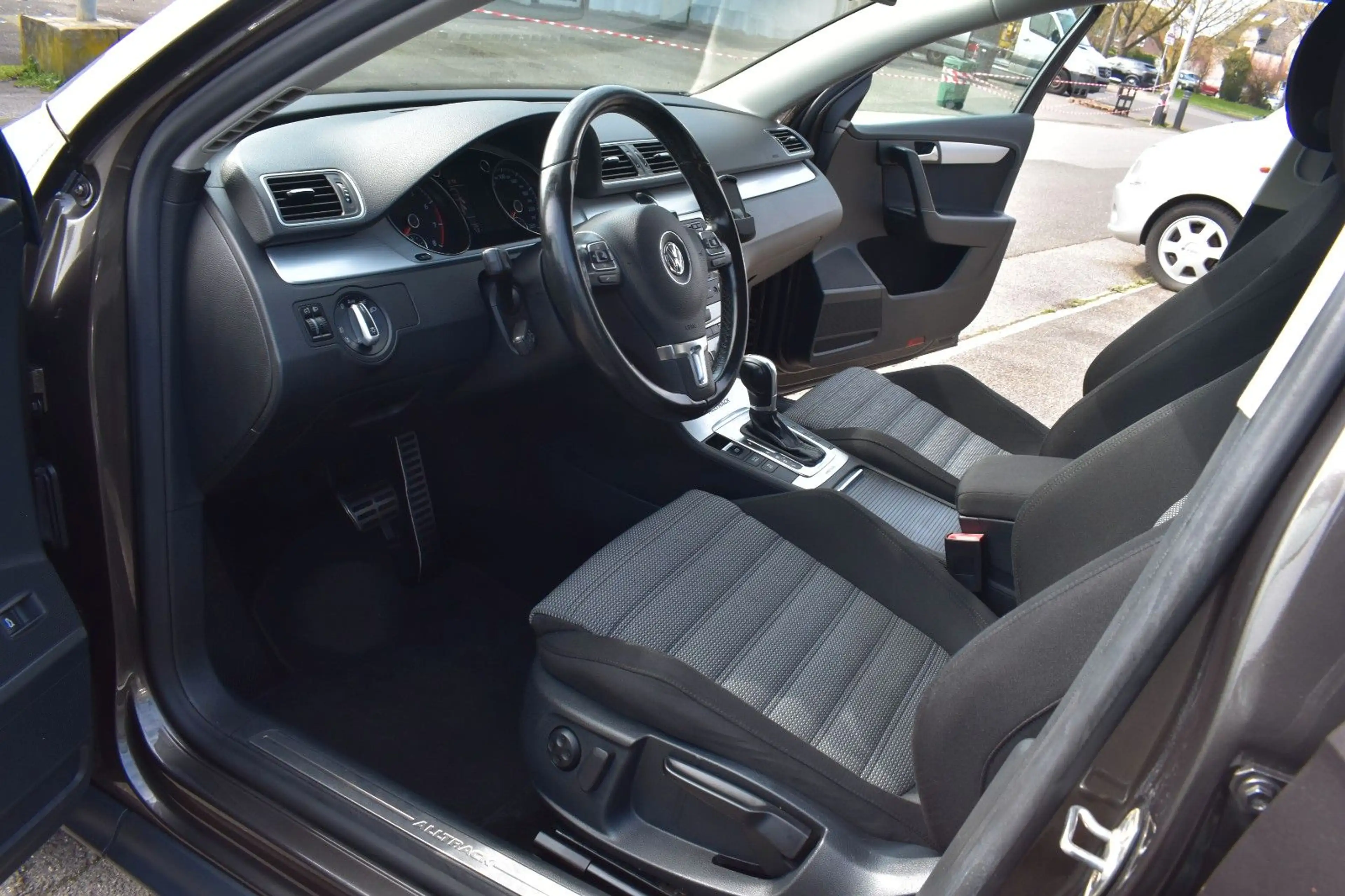 Volkswagen Passat Alltrack Variant Basis 4Motion *NAVI*AHK — photo 15