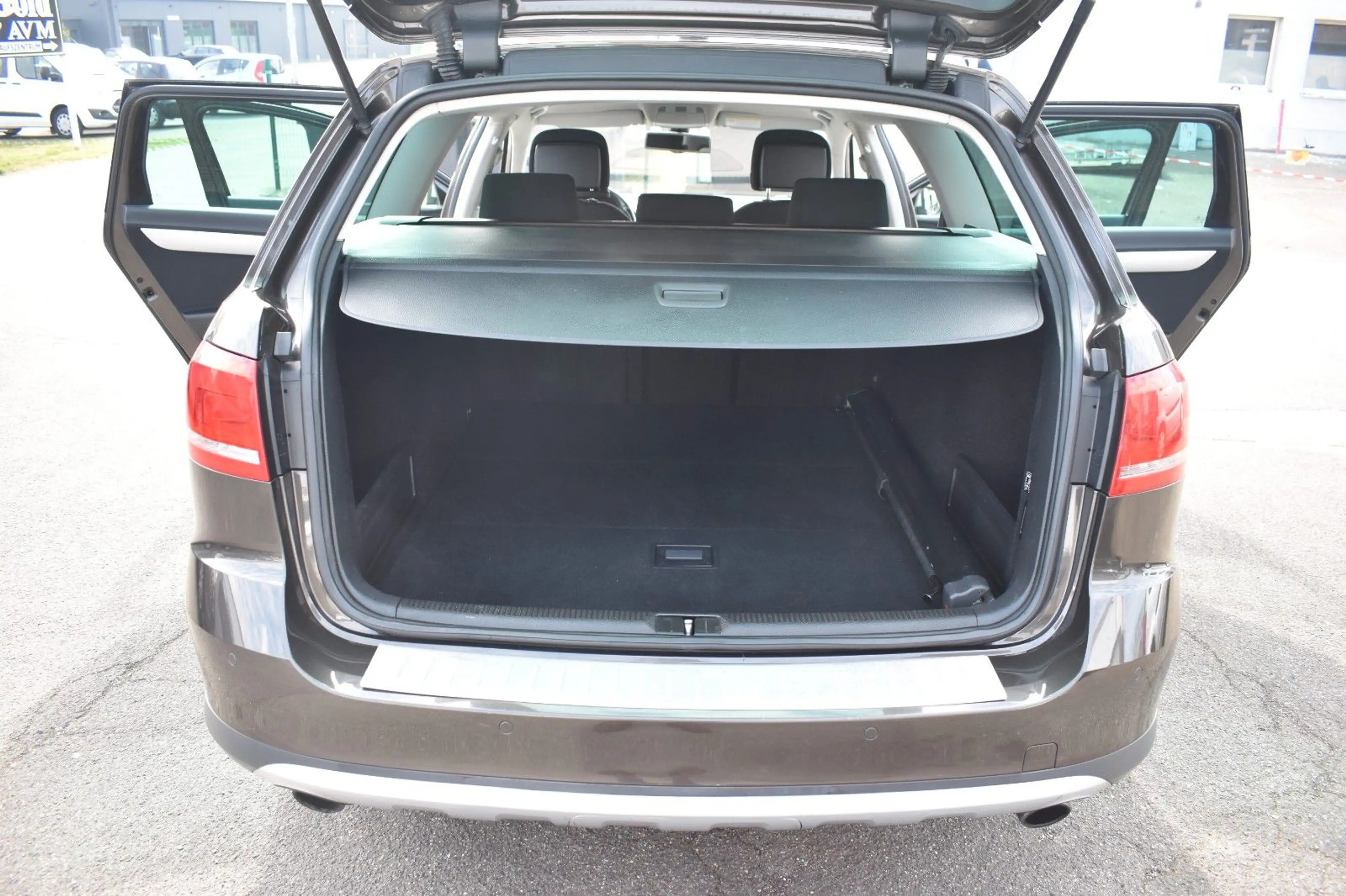 Volkswagen Passat Alltrack Variant Basis 4Motion *NAVI*AHK — photo 13