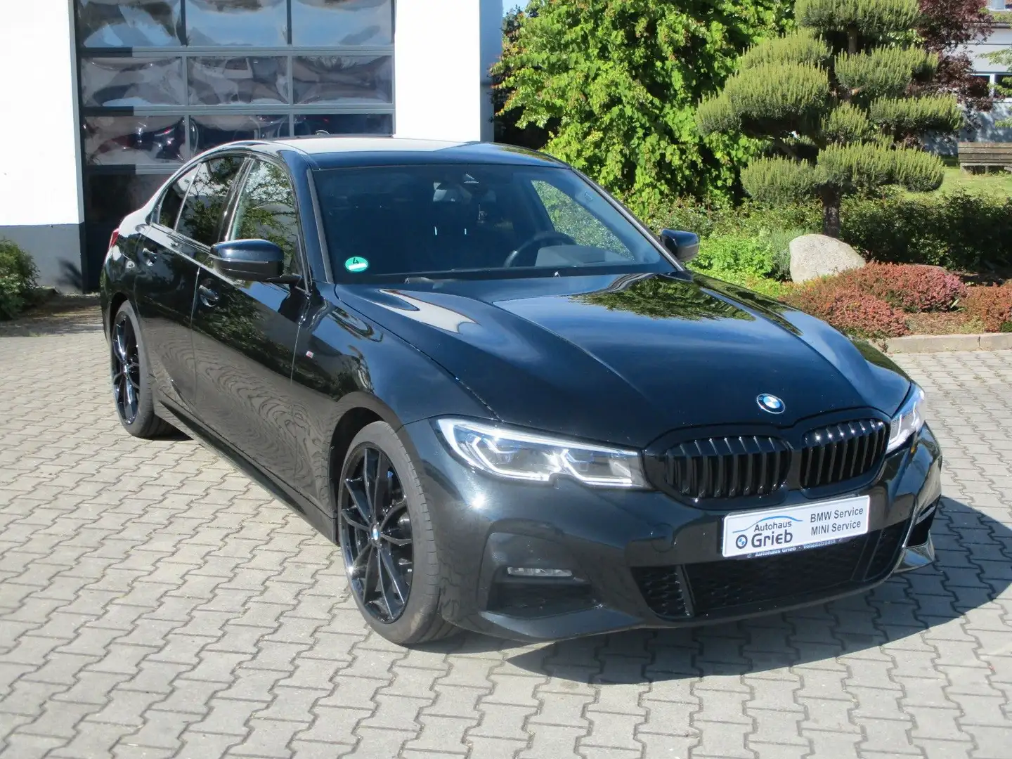 BMW 330 d xDrive M Sport  HiFi Laser HeadUp Komfort Black - 2