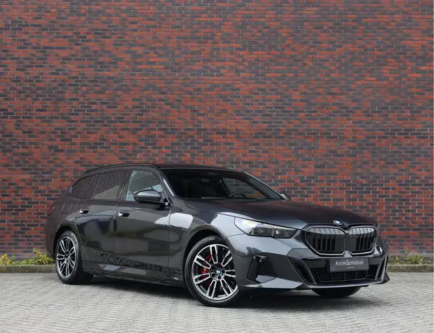 BMW 550 5-serie Touring 550e xDrive | Trekhaak - M Sport P