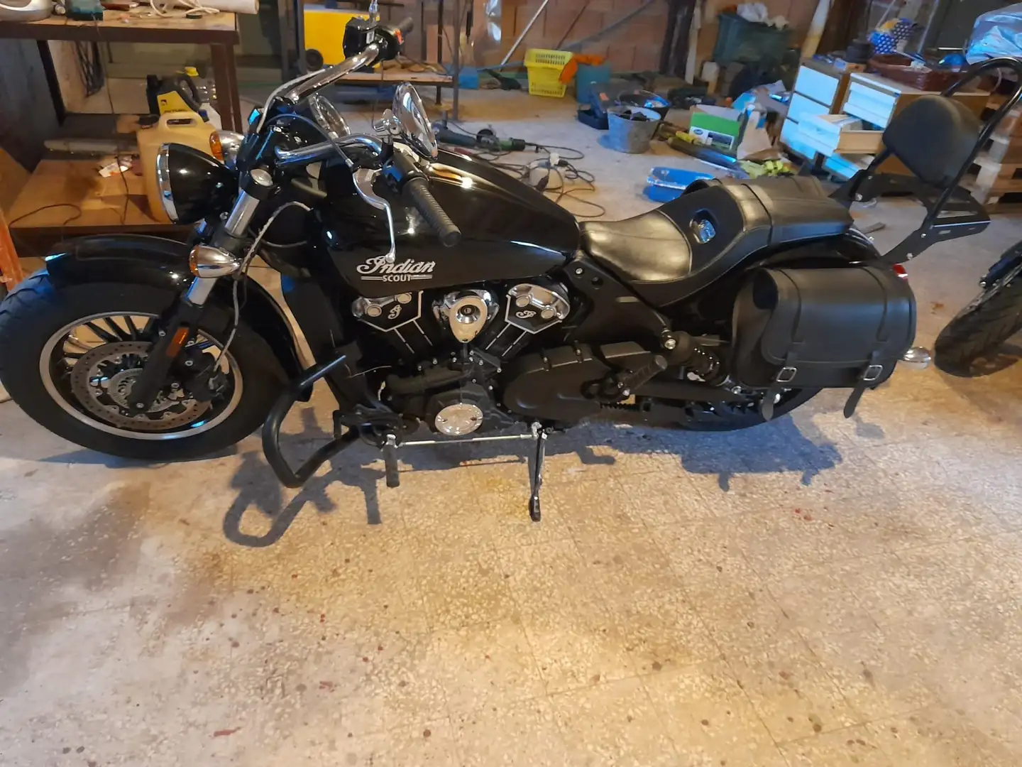 Indian Scout Nero - 1