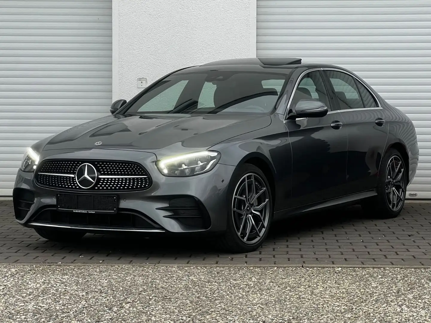 Mercedes-Benz E 300 d 4MATIC AMG Line WIDE LED SHD Nav 1-Hd 19 Gris - 1
