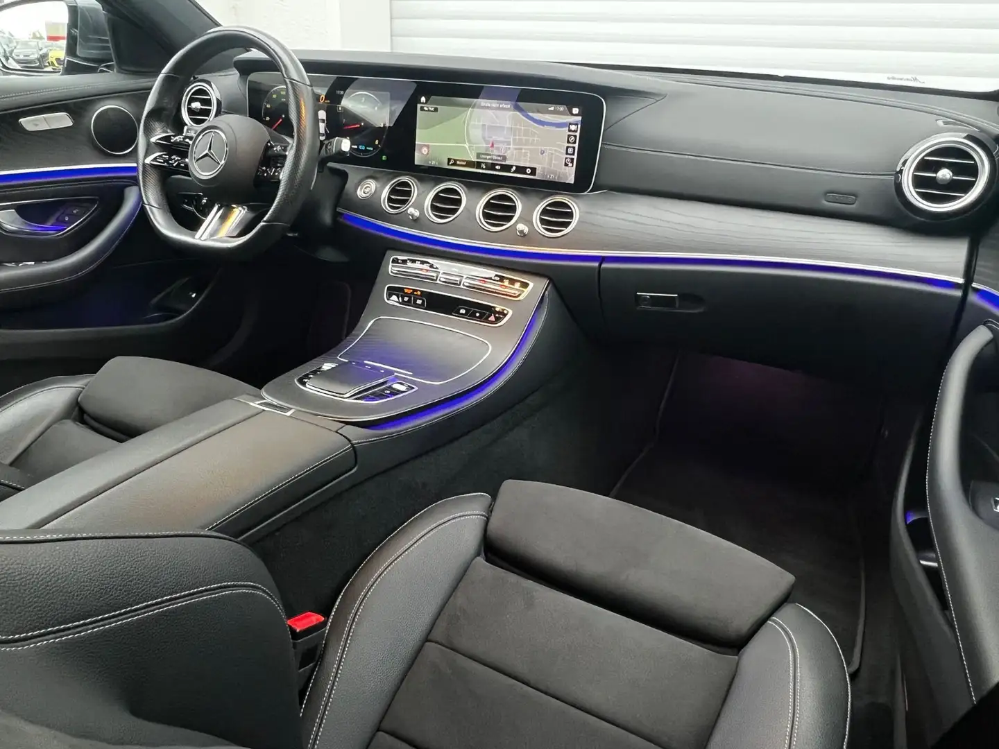 Mercedes-Benz E 300 d 4MATIC AMG Line WIDE LED SHD Nav 1-Hd 19 Gris - 2