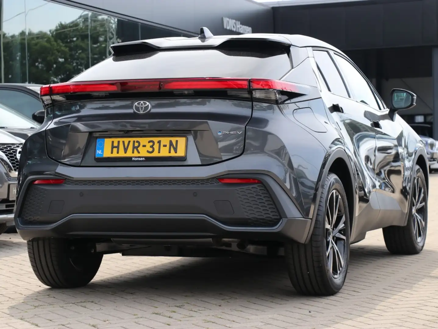 Toyota C-HR 2.0 PHEV 220 Dynamic I Direct leverbaar I Navi I K Grijs - 2