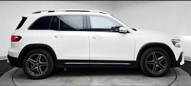 Mercedes-Benz GLB view 4