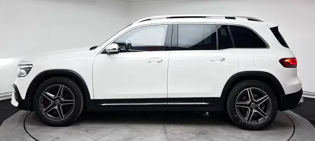 Mercedes-Benz GLB view 3