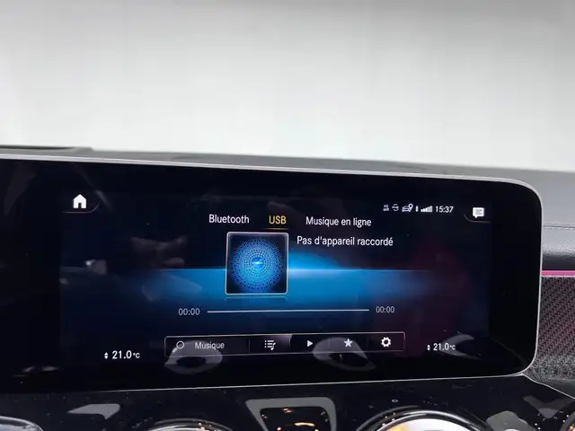 Mercedes-Benz GLB view 11